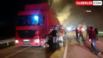 Bursa'da Domates Yüklü Kamyonda Yangın