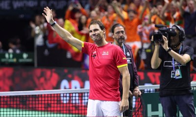 الجماهير الإسبانية تشيد بالأسطورة نادال