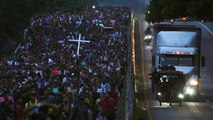 CDMX: Presunta caravana de migrantes venezolanos filmada hoy rumbo a los Estados Unidos