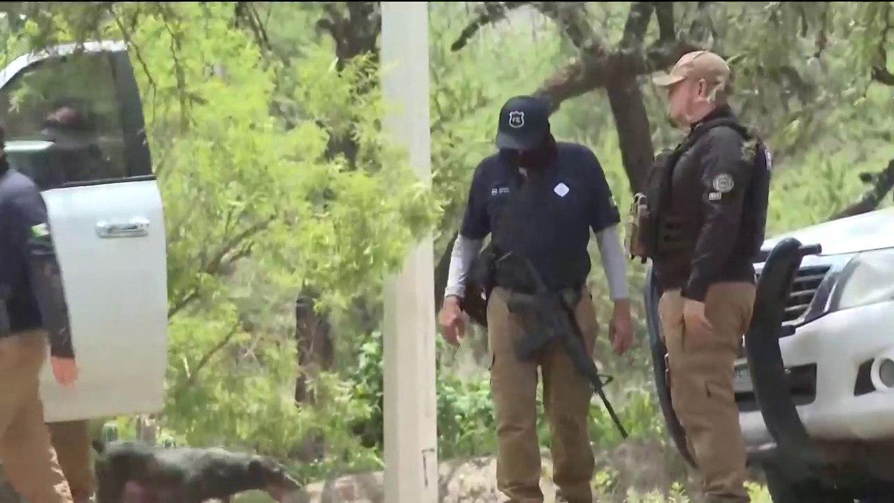 Se bajó a comprar unas cositas y le robaron la camioneta en la colonia Huertas