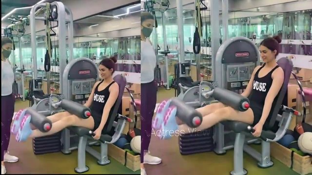 Kriti Sanon Hot Workout Video Part 2 | Bollywood Actress Kriti Sanon Unseen Video