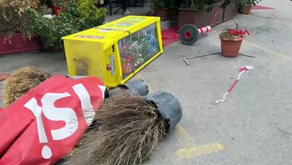 Bursa'da etkili olan lodos vatandaşlara zor anlar yaşattı