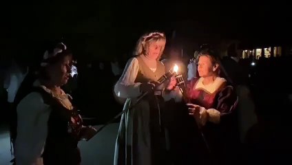 Las antorchas iluminan Villabrágima por la llegada de las tropas comuneras