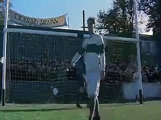 Michael Collins (1996), de Neil Jordan | Tiroteo sobre el partido de rugby