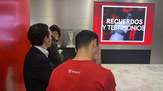 Navas sopla las velas en su cumpleaños