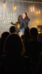 Transmettre du bonheur aux gens avec l’humour ? @nina.azoulai samedi sur liik 🎤
