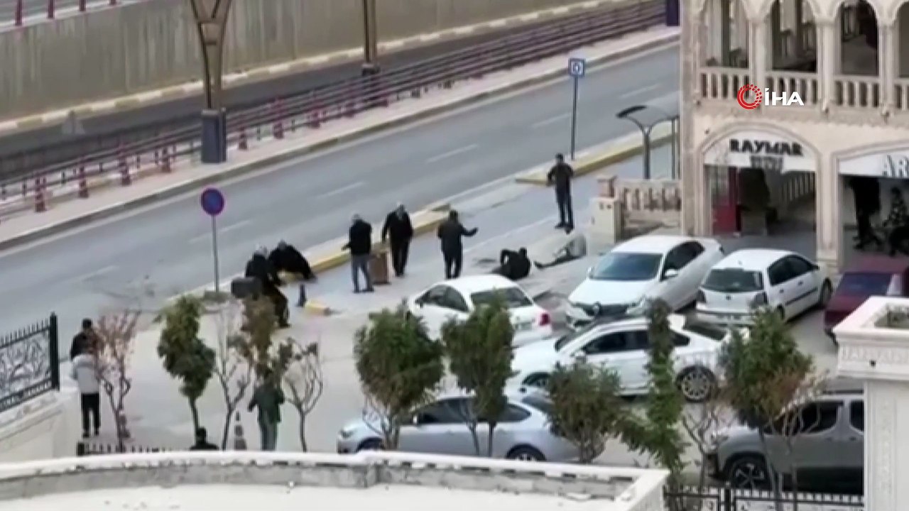 Adliye önünde silahlı kavga 4 yaralı