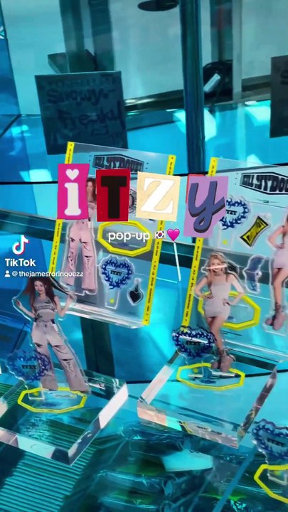 Siendo kpoper en Corea! 🇰🇷🕺🏻 #korea #kpop #itzy #corea #jyp #itzypopup #itzykillmydoubt #🇰🇷