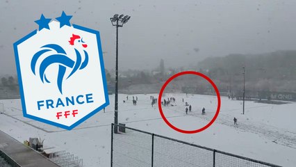 Francia: El PSG se entrena bajo la nieve en la ciudad deportiva de Poissy