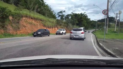 31-01-2023_16;49 -Galo branco -Sind. taxistas. ( A Daniela ainda não sabia que estava com câncer.)
