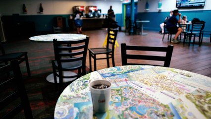 Quick Tour of the SeaWorld Passholder Lounge (Orlando, FL) - Short Travel VLOG