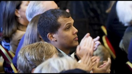 Stromae insignito del titolo di Comandante della Corona dal re del Belgio