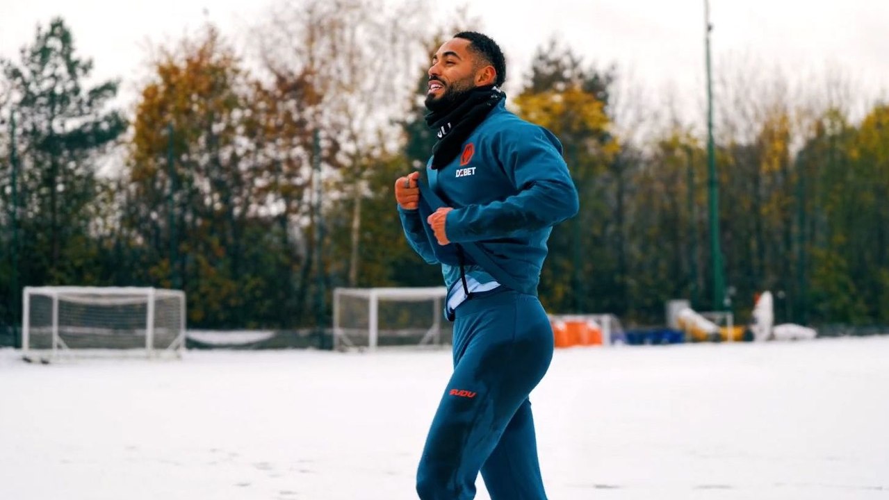 Schneeballschlacht statt Training: Cunha und Co. albern um die Wette