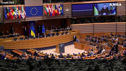 Zelensky: "Putin e' piccolo rispetto all'Europa unita"