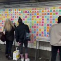 À New York, un mur de post-it libère les pensées et stimule la créativité