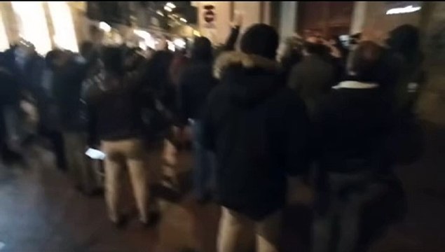 Cánticos de El Cara Al Sol en el centro de Valladolid durante el 20N