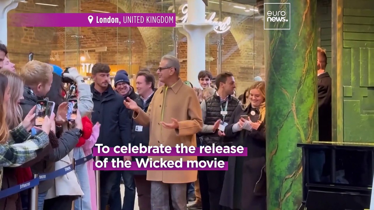 Jeff Goldblum celebrates the upcoming release of 'Wicked' with a surprise performance in London