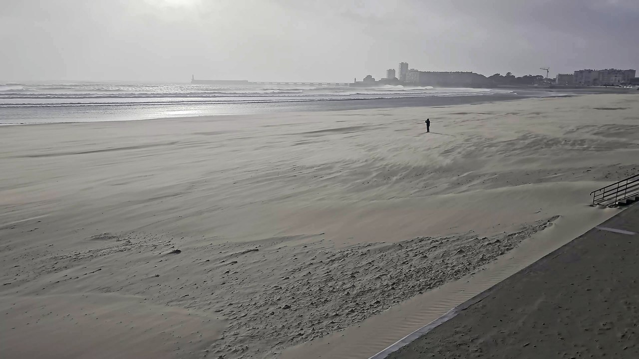 Tempête Caetano rivière de sable sur la Grande Plage des Sables d'Olonne