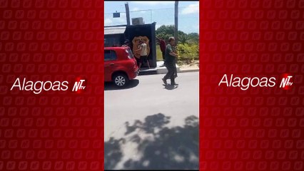 Motorista de aplicativo evita assalto e invade sistema prisional em Maceió