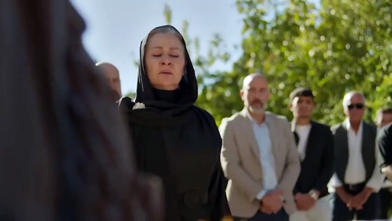 مسلسل المدينة البعيدة الحلقة 1 الاولى مترجمة HD