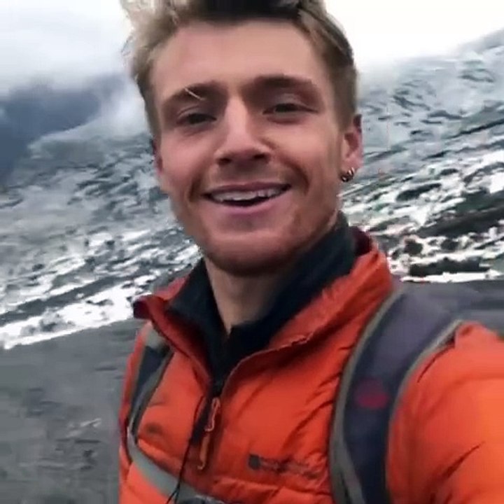 Perdu dans les montagnes péruviennes, un randonneur sauvé par un chien errant héroïque à 4500 mètres d’altitude