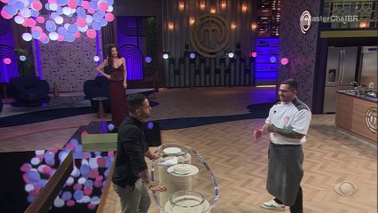 Helena Rizzo brinca que entremet de Well está "psicodélico"