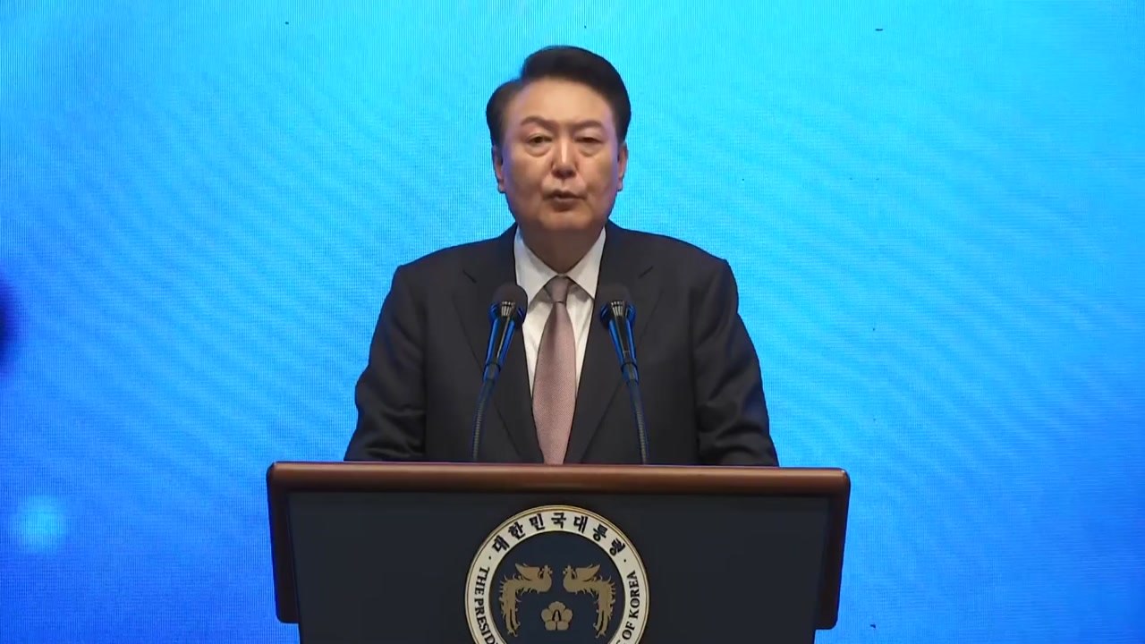 윤 대통령 "민생·경제 활력 되살려 새로운 중산층 시대 열 것" / YTN