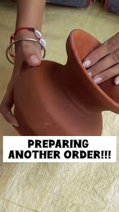 Preparing a beautiful kalash decoration!! #decoration #art #artist #painting #diy #kalash #viral #viralvideos