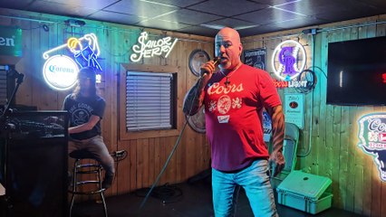 VAN HALEN - PRETTY WOMAN (PERFORMED LIVE AT SCOREZ)