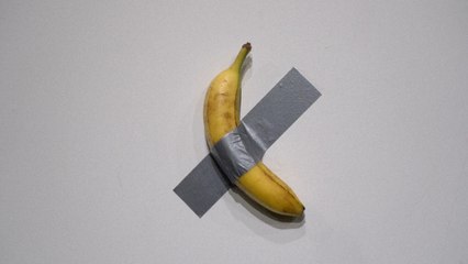 Une banane proclamée oeuvre d'art vendue 6,2 millions de dollars à New York
