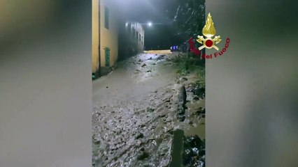 Maltempo, a Prato esonda ancora il torrente Bardena