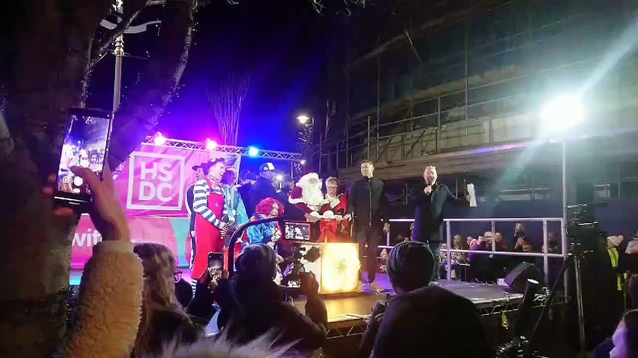 Palmerston Road Christmas Light Switch On