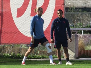 Nyland Regresa y Saúl Ñíguez Continúa en Forma, Impulsando la Mañana del Blanquirroja ⚽