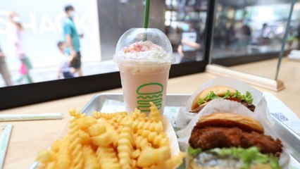 Delta is offering in-flight Shake Shack burgers
