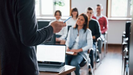 "El gobierno está obligado a cumplir": exministro de Educación sobre retrasos del Icetex