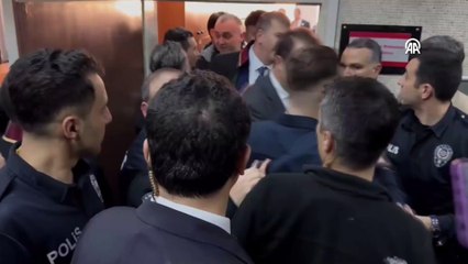 Kemal Kılıçdaroğlu'nun salondan çıkışı