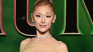 'Wicked' Extra Kicked Off Set for Ariana Grande Selfie