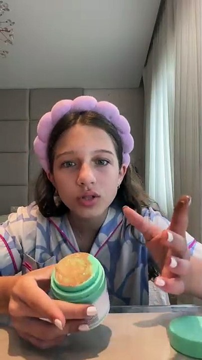 Quem é a influenciadora mirim de SC que acumula milhões de seguidores nas redes sociais