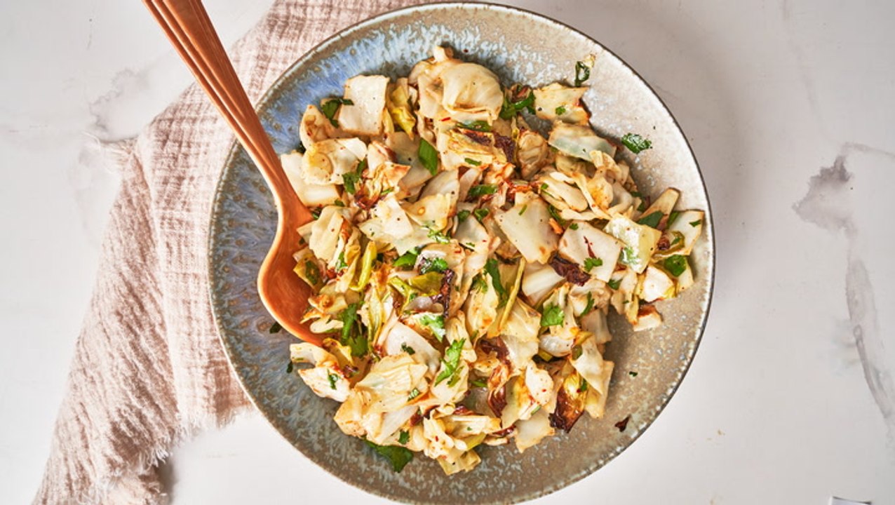How to Make Roasted Cabbage Salad
