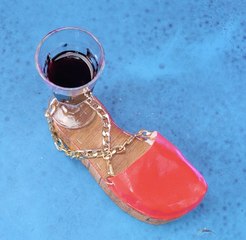Elle a créé de superbes chaussures avec des bouchons de vin 😍