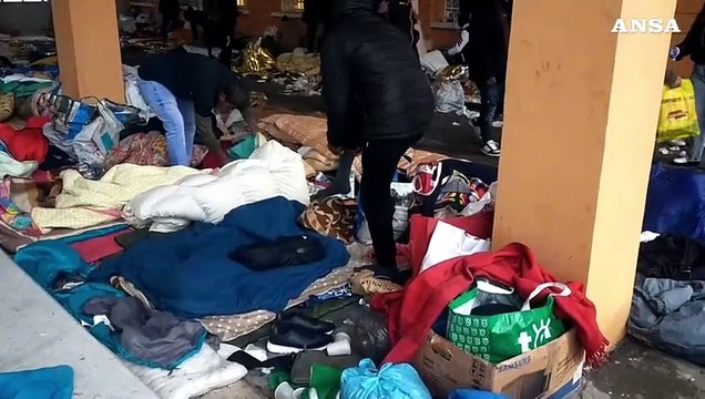 Al via lo sgombero dei migranti dal Porto Vecchio di Trieste