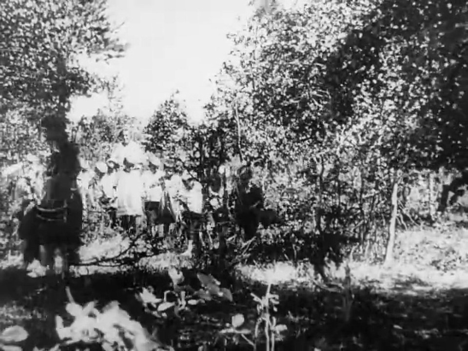 Cine-ojos, la vida al imprevisto (Kinoglaz) [Dziga Vertov] [1924] [DVDRip] [Muda; Subs Esp] [Documental-Política-Propaganda]