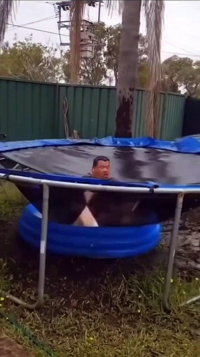 Cheesy Broccoli Tots – Blend steamed broccoli with shredded cheese, breadcrumbs, and an egg. Shape into small tots and bake at 375°F (190°C) until crispy.
