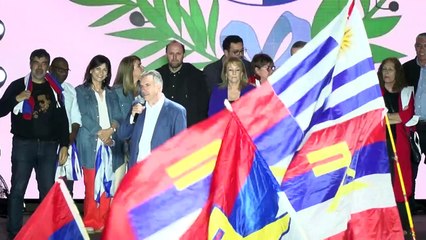 Professor de esquerda ou veterinário da situação: uruguaios definem seu próximo presidente