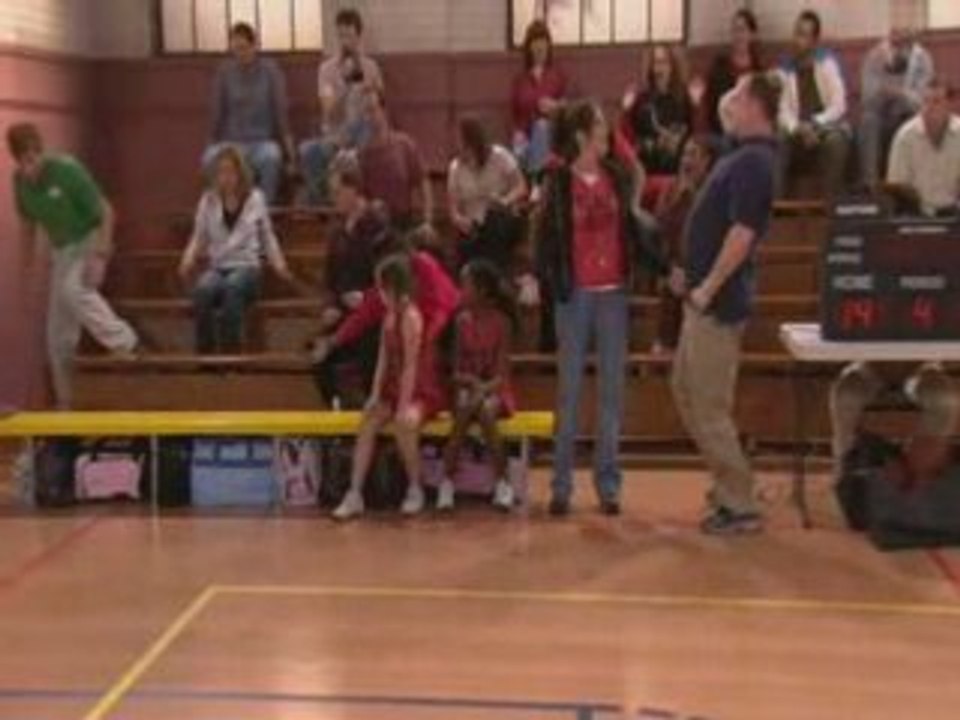 Une Famille presque parfaite 4x17 part1