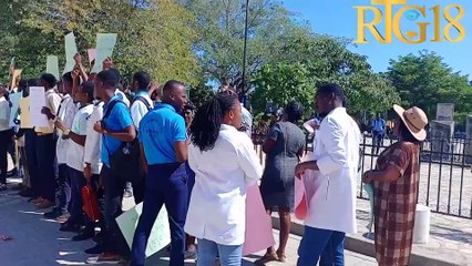Cap-Haïtien.- Etidyan enstiti siperyè teknoloji medikal òganize yon mach pasifik