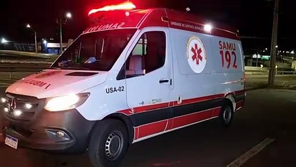 Em situação crítica, homem é entubado em ambulância do Samu e levado para o HUOP