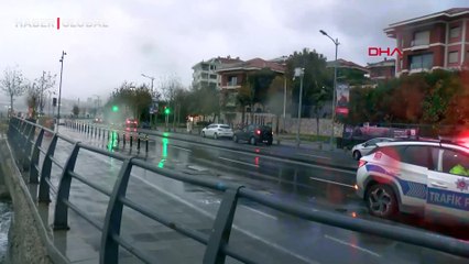 İstanbul’da beklenen yağmur başladı: Dev dalgalar kıyıyı dövdü