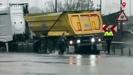 İstanbul'da mevsimin ilk karı düştü: Sağanak yağış etkili oldu