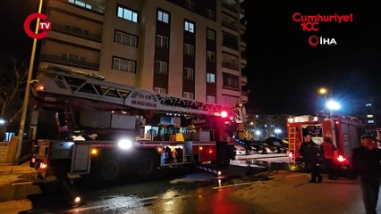 Evi ateşe verdi, bina sakinleri sokaklara döküldü!